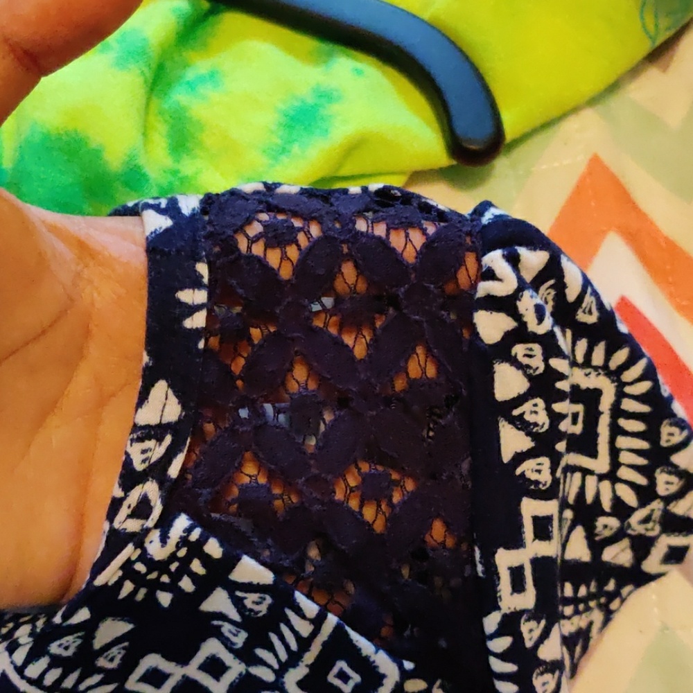 Patterned t-shirt - Picture 7 of 8